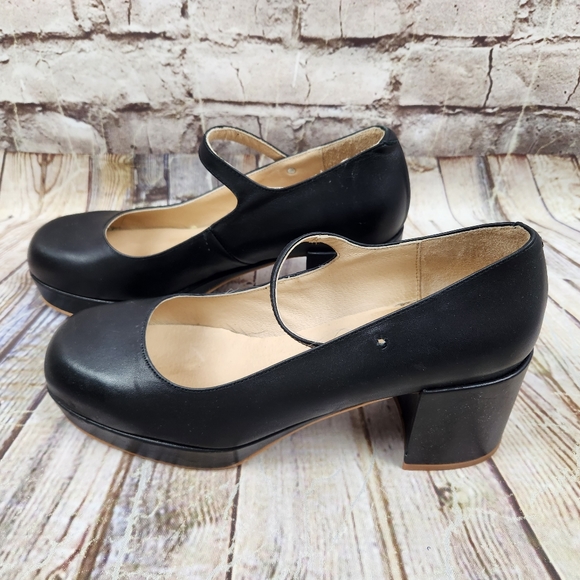 INTENTIONALLY BLANK Shoes - INTENTIONALLY BLANK Mika Pump in Black Mary Jane Size 40 US 9.5-10 Leather